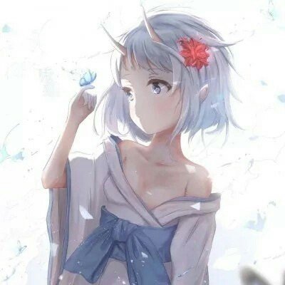 货车压实线右转 央视点名表扬